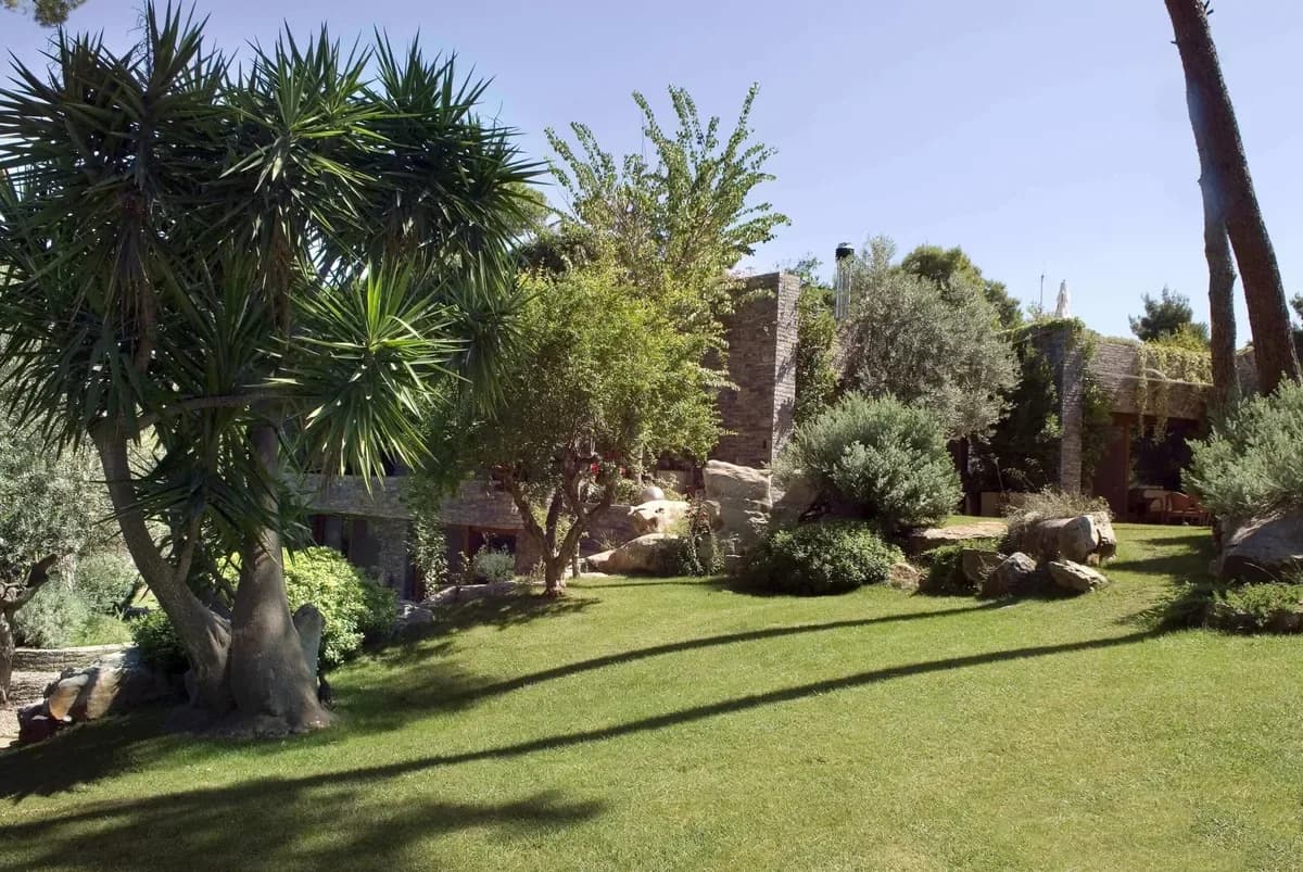 Ekali house